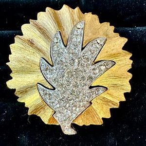 Vintage Coro Leaf Brooch- MINT!
